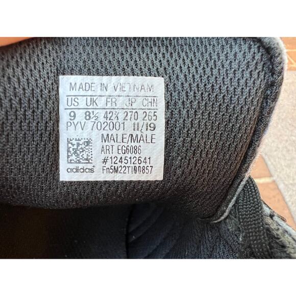 Men's Adidas Black and Red Samoa Size US 9 - Picture 2 of 8